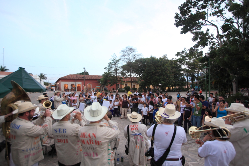 Fanfare Piston Circus  Comayagua - Honduras